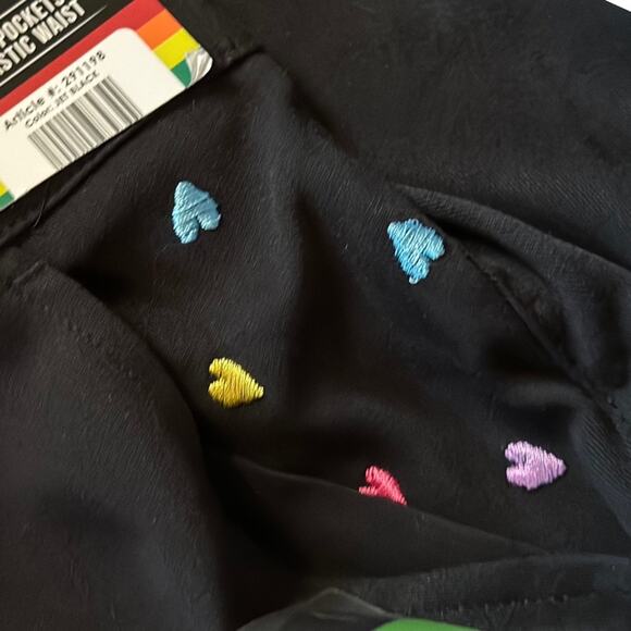 NWT Rainbow Gay Pride Unisex Shorts with hearts on Pockets Size L - Picture 4 of 6